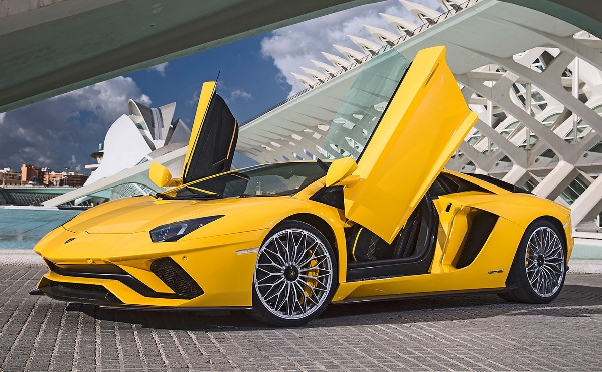 Lamborghini Aventador S マニュアル lamborghini-aventador-s-coupe-